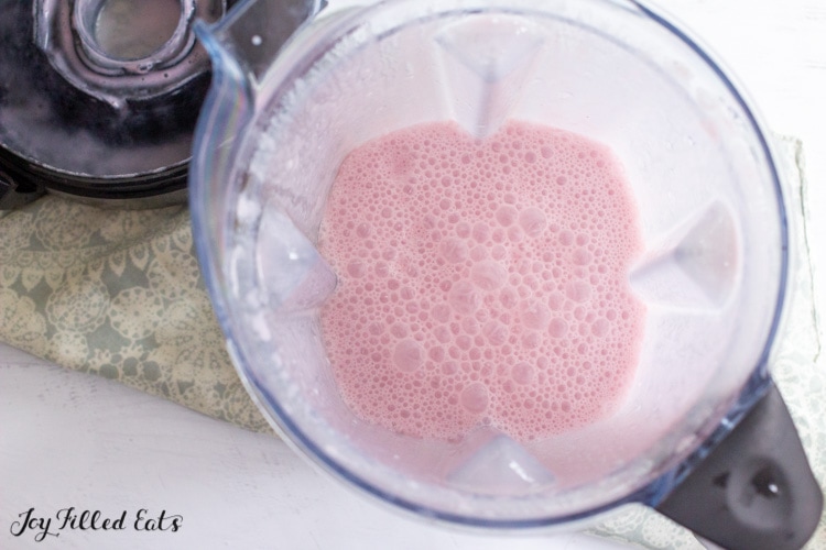 keto berry smoothie in a blender