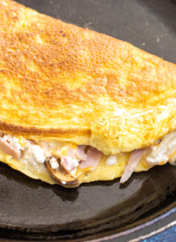 close up on cottage cheese omelet