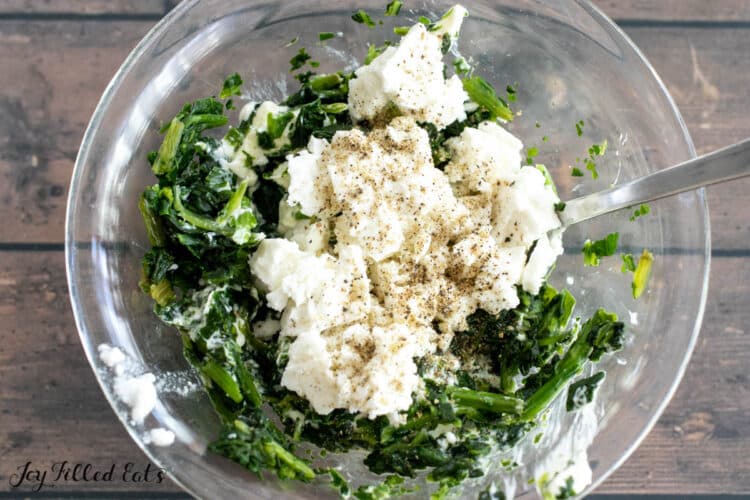 spinach feta filling in bowl