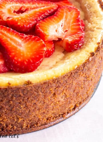 almond flour cheesecake crust close up